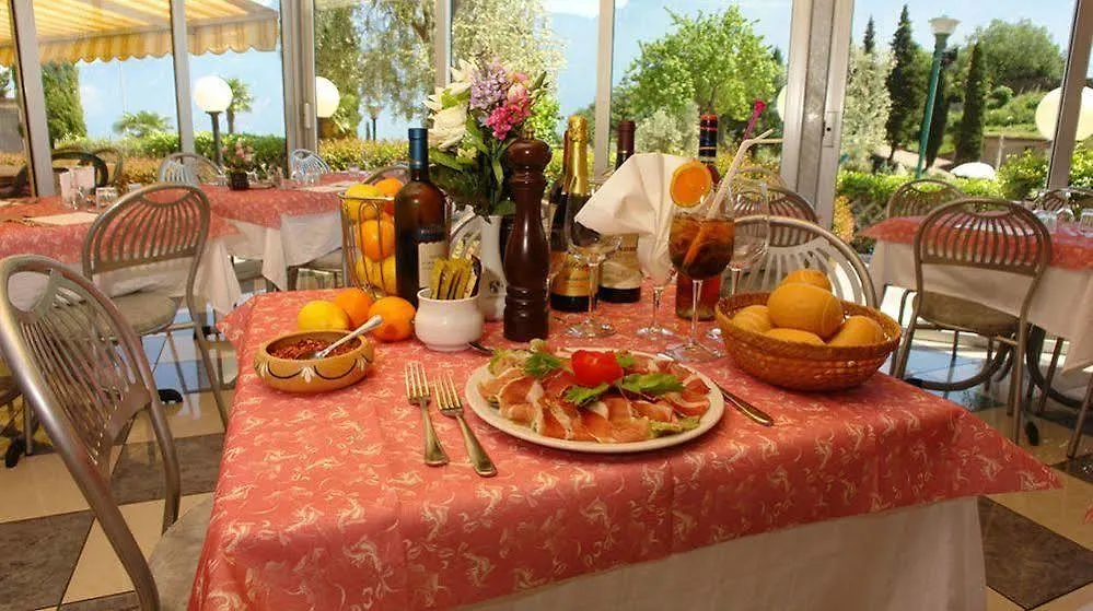 *** Hotel Village Bazzanega - Montagnoli Group Tremosine Italy