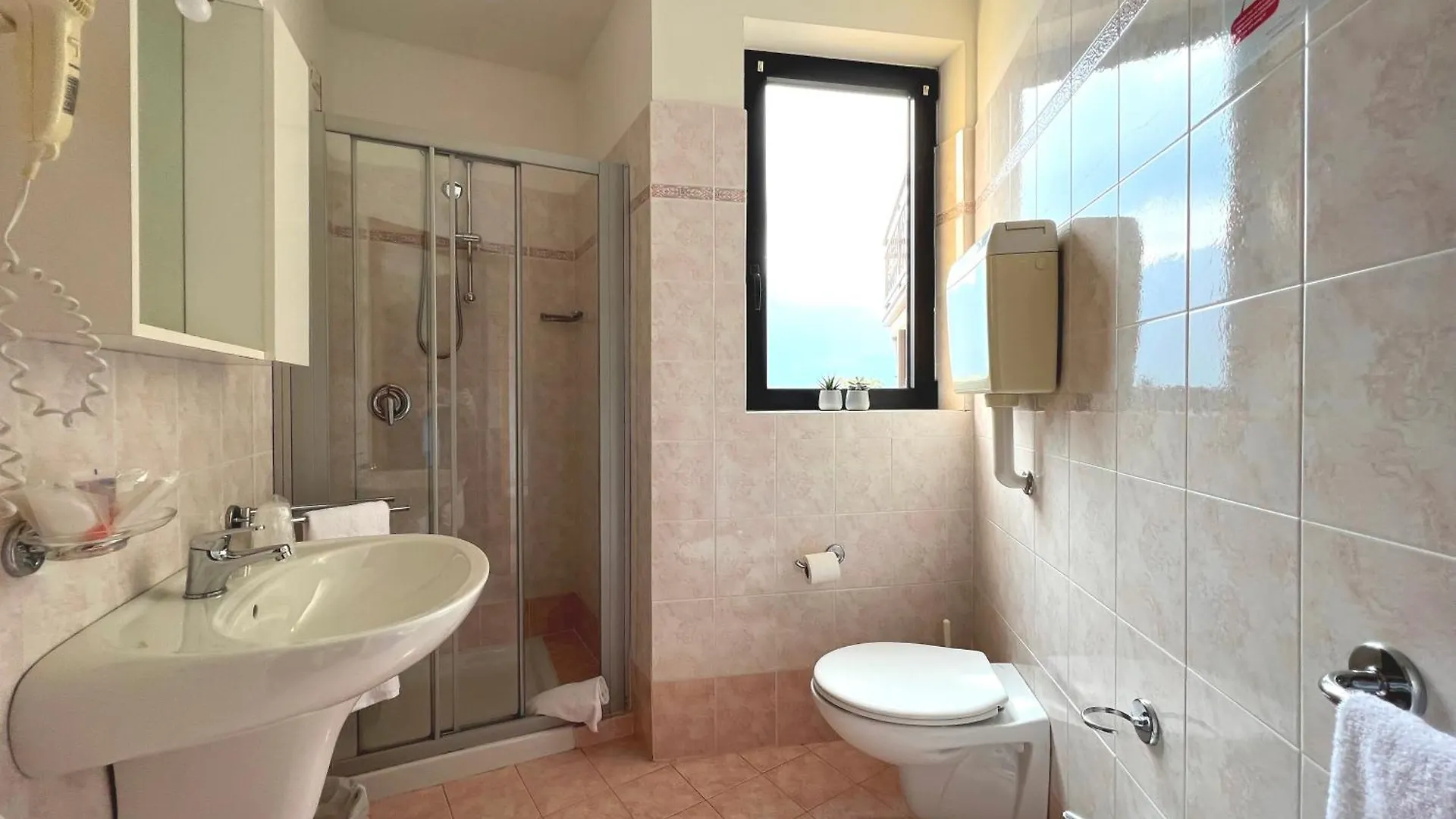 Village Bazzanega - Montagnoli Group Tremosine 3*,  إيطاليا