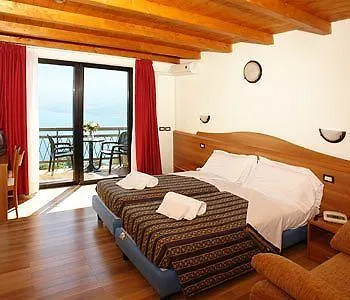 Village Bazzanega - Montagnoli Group Tremosine 3*,  إيطاليا