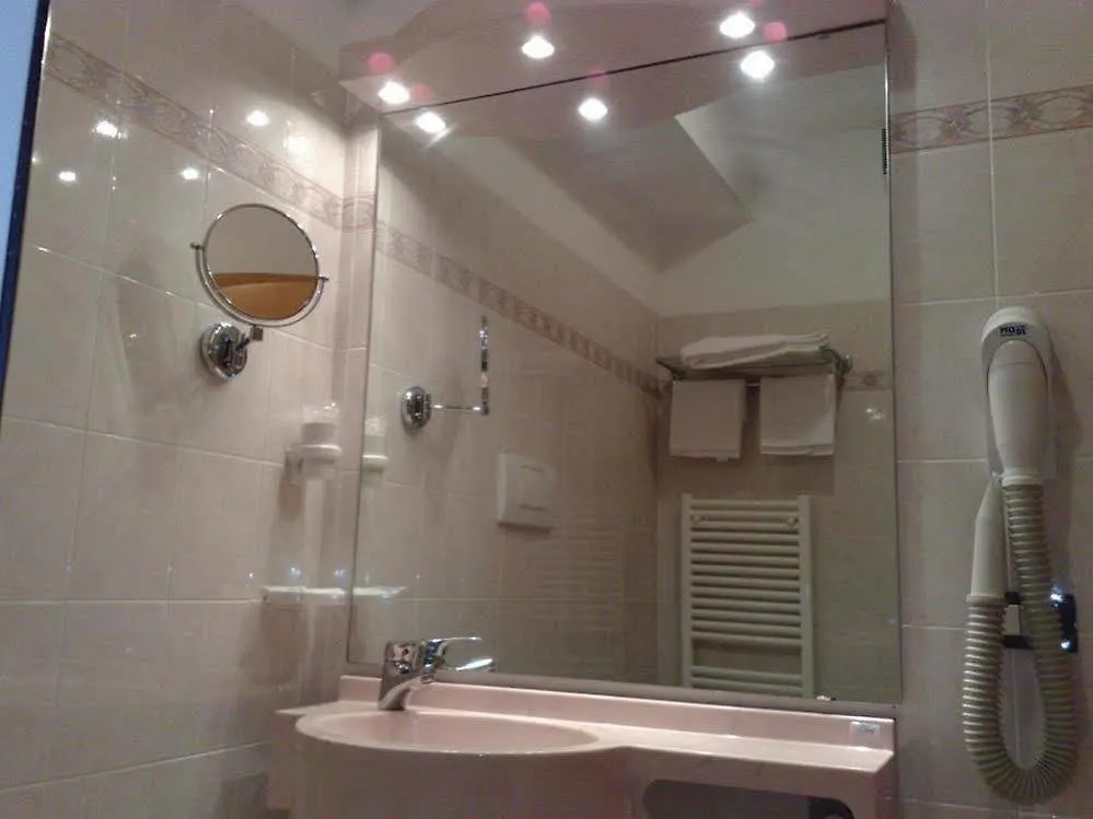 Village Bazzanega - Montagnoli Group Tremosine 3*,  إيطاليا